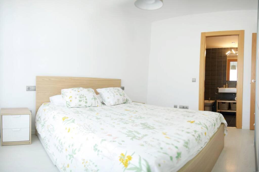 Apartamento diseño a cien metros del mar. Torredembarra Exterior foto