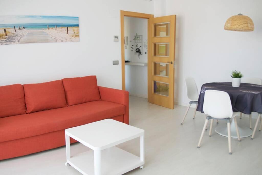 Apartamento diseño a cien metros del mar. Torredembarra Exterior foto